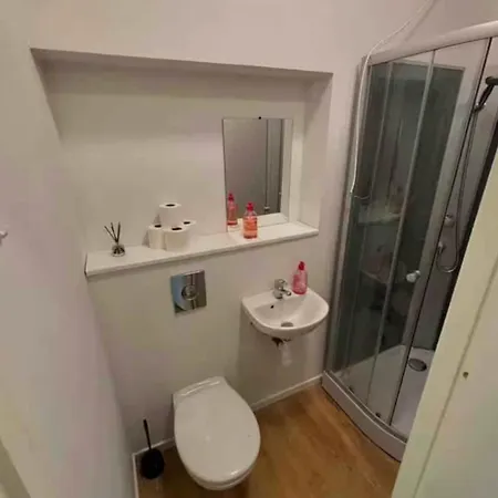 Apartamento 7-bedroom With 2x Private Parking *