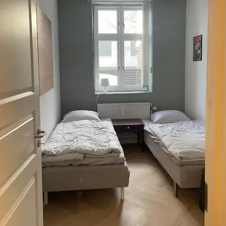 7-bedroom With 2x Private Parking * Aalborg
