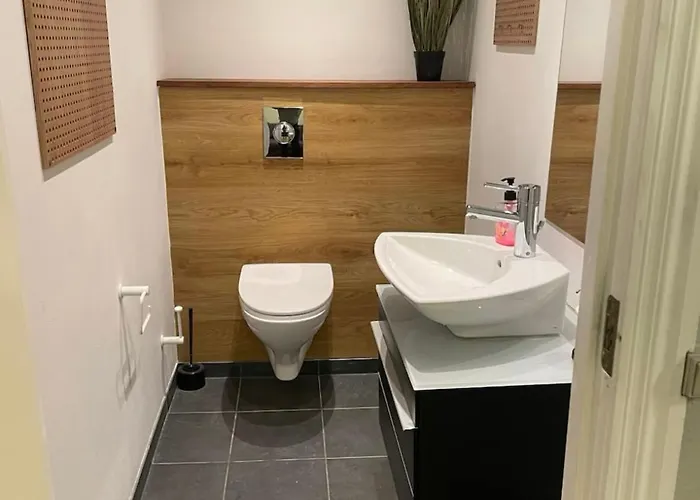 Apartament 7-bedroom With 2x Private Parking Aalborg