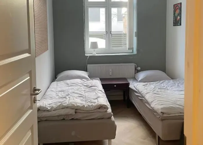 7-bedroom With 2x Private Parking * Aalborg